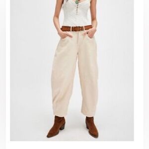 Elegant Cream Free People Barrel Leg Corduroy Women's Pants with button fly NWOT